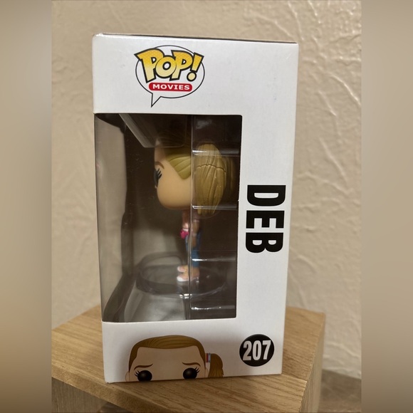 Funko Pop Movies - Deb Figure with Blue and Green Accents - Picture 3 of 5